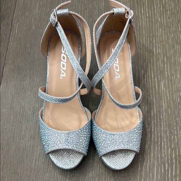 Soda Silver Glitter Heels with Ankle Strap (Yuchi Style) - Picture 1 of 8